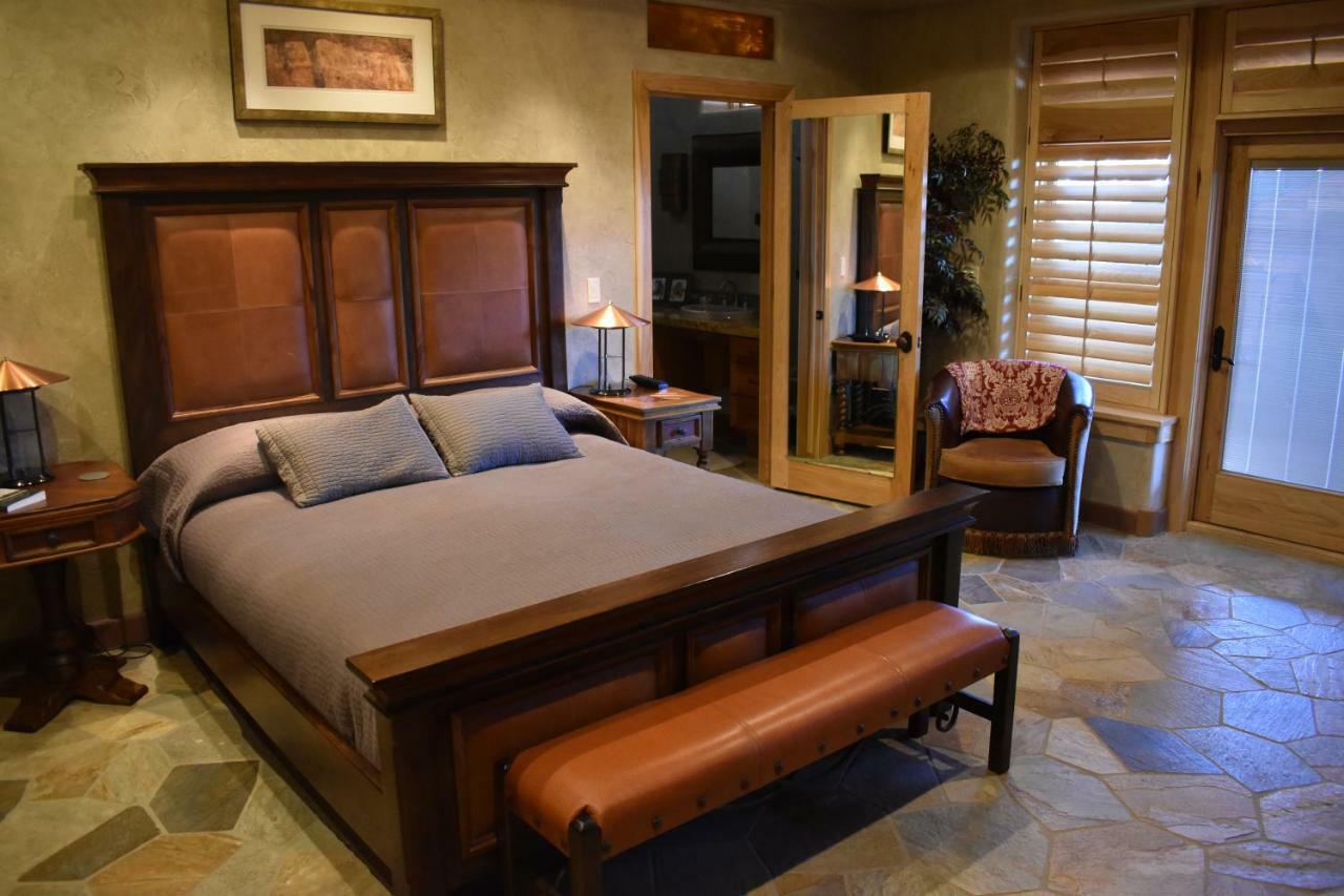Cougar Ridge Hotel